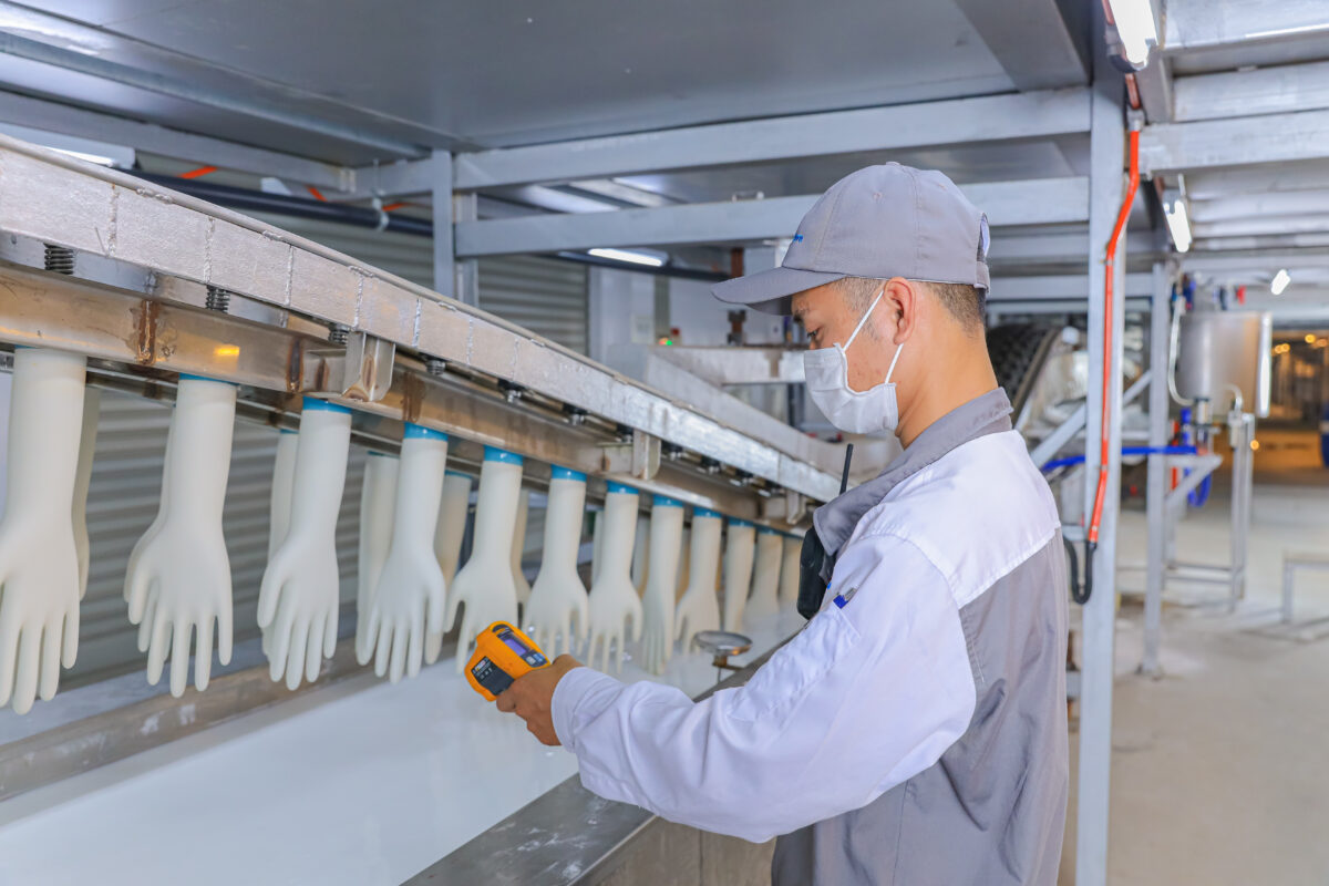 Silicon trên găng tay 
